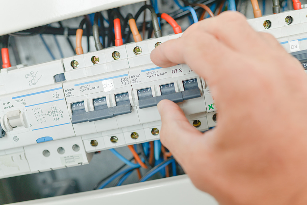 Schalt­schrank­bau bei G.W.I Elektro GmbH in Oberleichtersbach